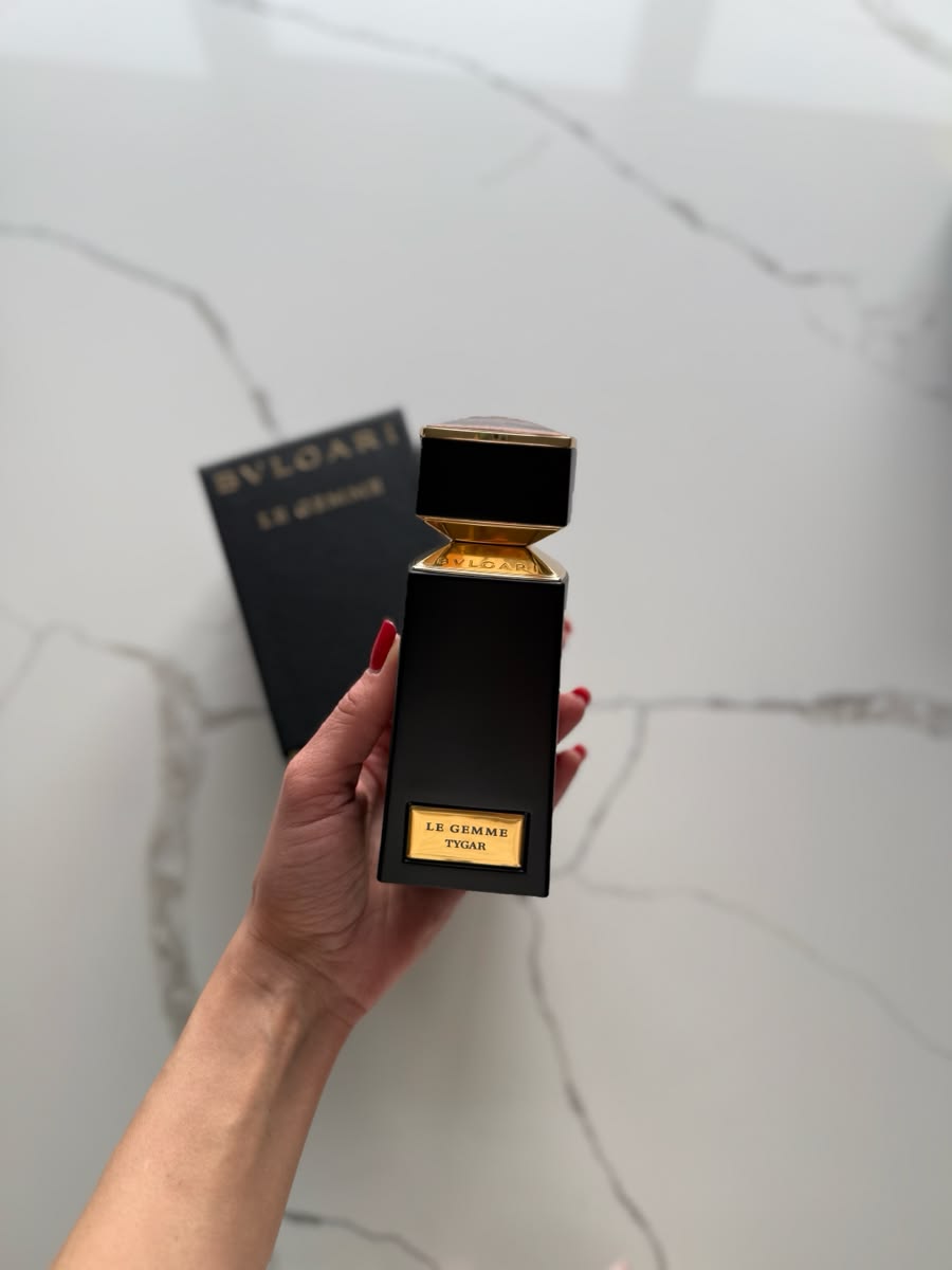 Milyonluk Kokunun Sırrı Açıklandı: İxora Honey Dusk ile Herkes Sizi Konuşacak!